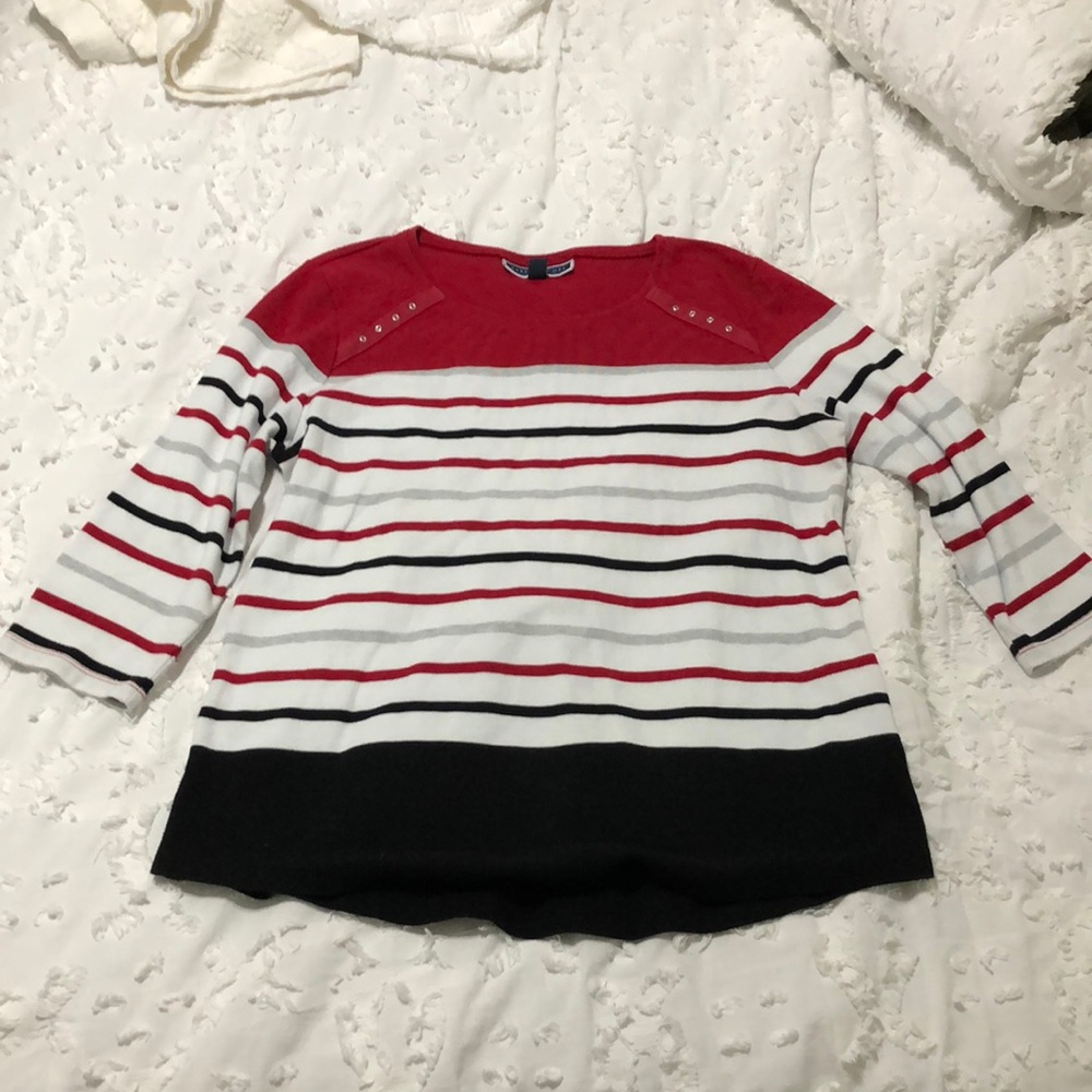 Red, white, black, and gray Karen Scott blouse